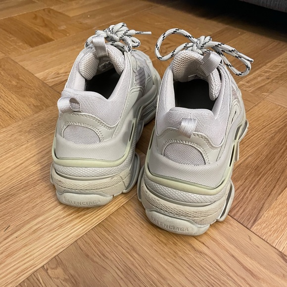 BALENCIAGA triple S logo embroidered sneakers - Picture 7 of 8